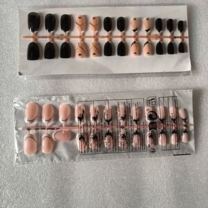 🌸Chic Black and Nude Pink Press-On Nails 2 Sets
